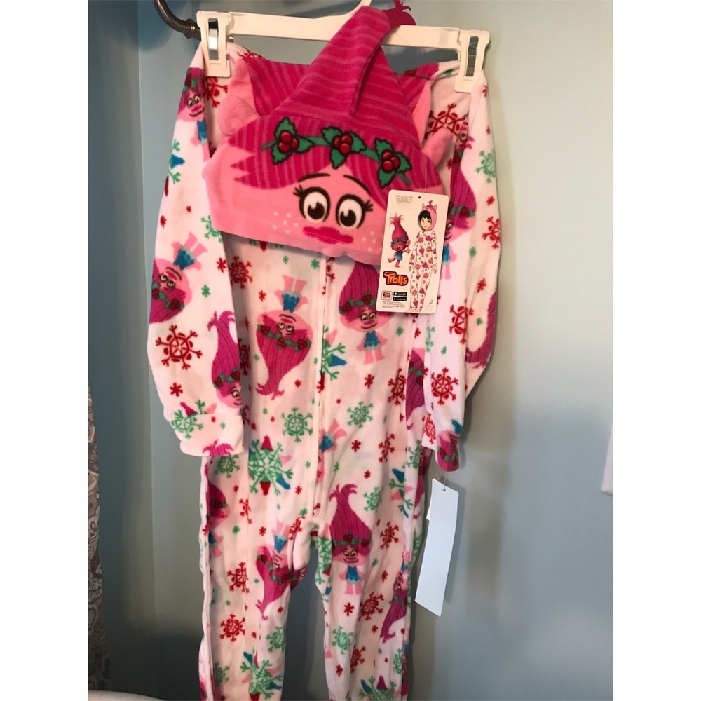 NWT Trolls Poppy footless onesie pajamas
